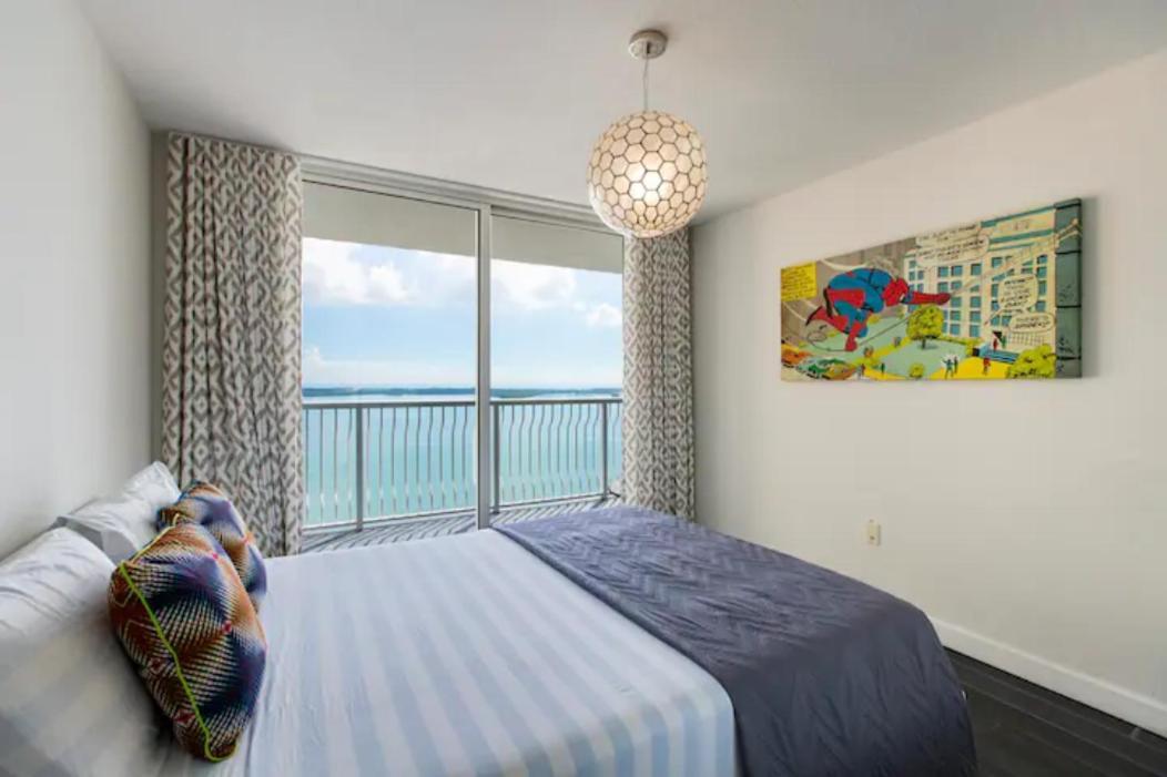 Brickell Apartments With Oceanview Miami Room photo